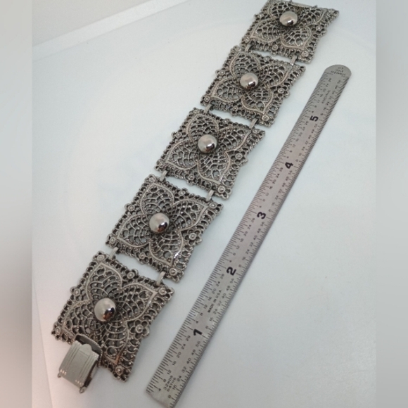 * Vintage Celebrity Silver Tone Panel Bracelet & Clip On Earrings Set - Picture 5 of 7